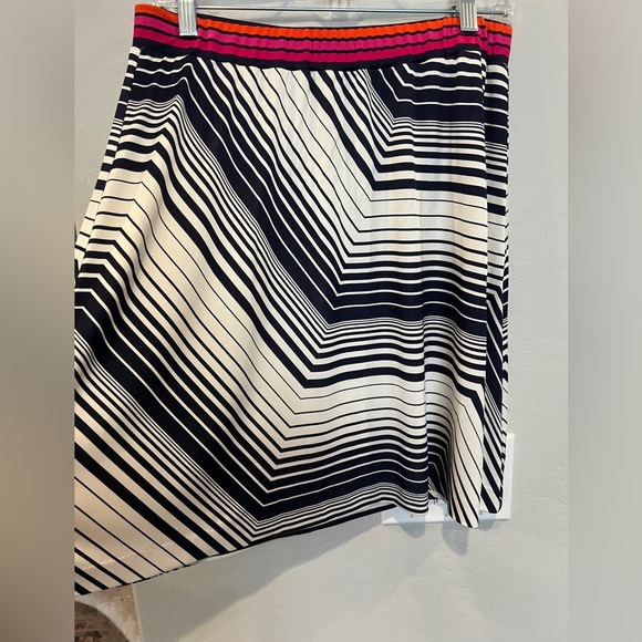 Trina Turk size Large black and white skirt - Picture 4 of 6
